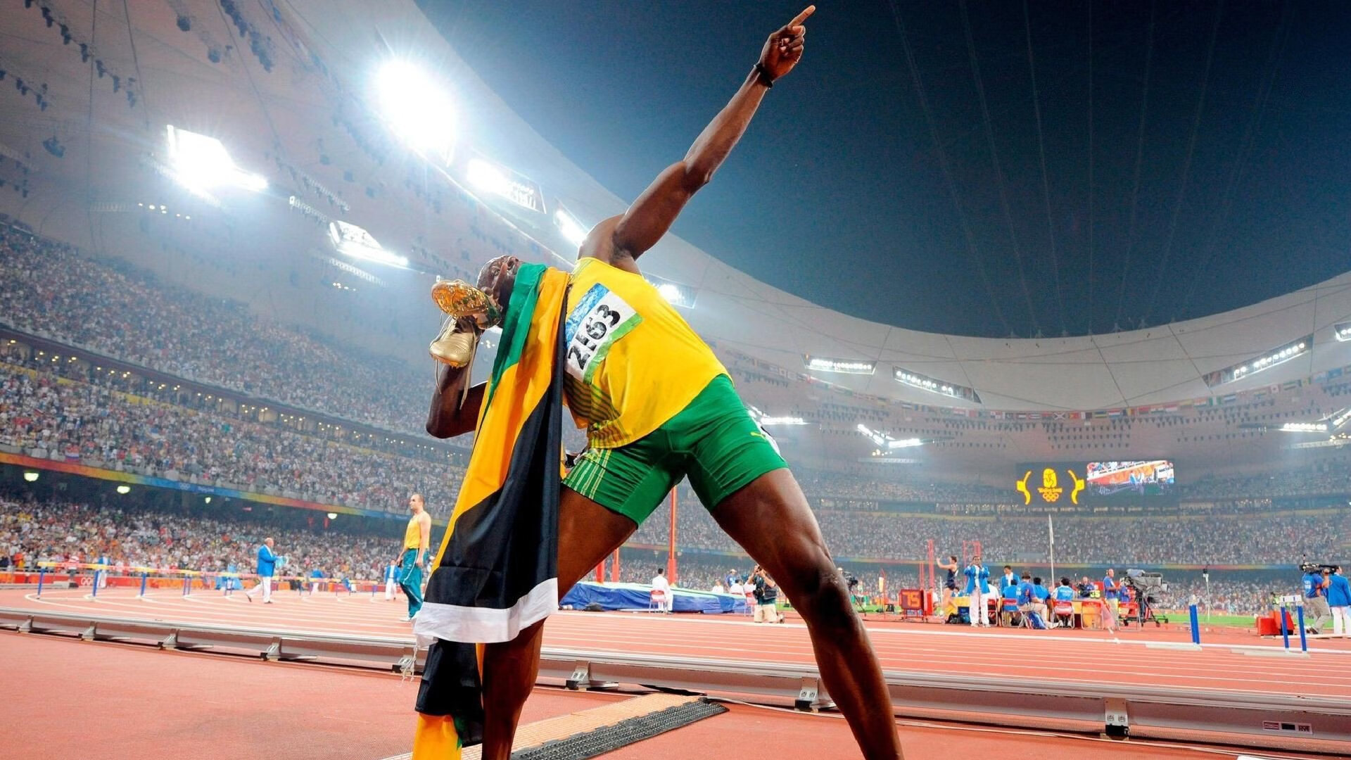 开云体育链接-_荒野越野跑：穿越山林和荒漠的极限挑战_，荒野求生越南小伙