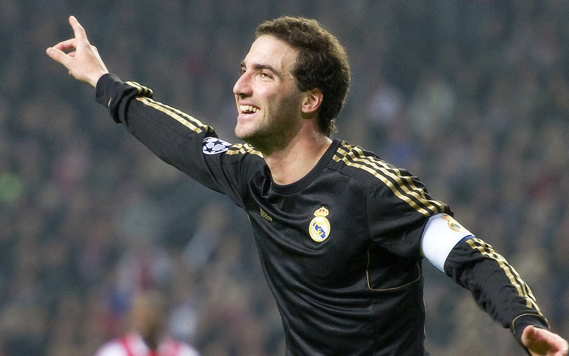 是否应鼓励球员参与退役球员安置管理，球员退役有退休金吗